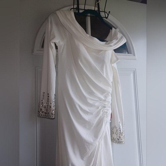 Mac Duggal Women's Beaded Cuff Drop Shoulder Gown Dress - Picture 9 of 12